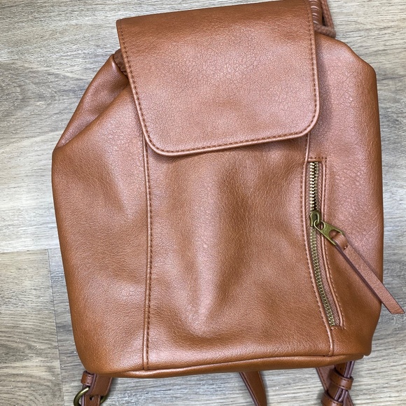 Universal Thread Backpack - Picture 1 of 3